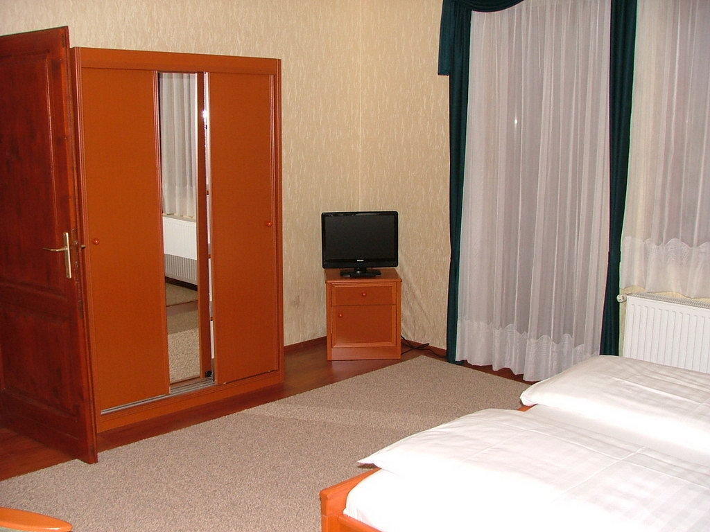 ホテルErdogyongye Etterem Es Panzio ザラエゲルセグ 部屋 写真